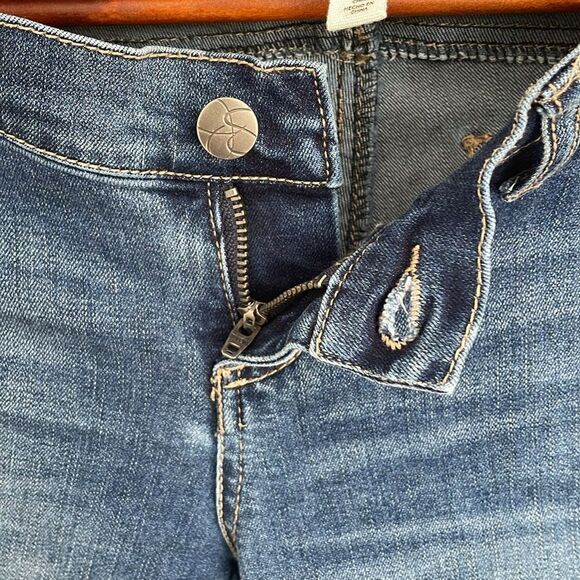 Jessica Simpson size M maternity jeans - Picture 5 of 7